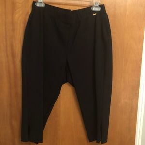 St John Capri pants